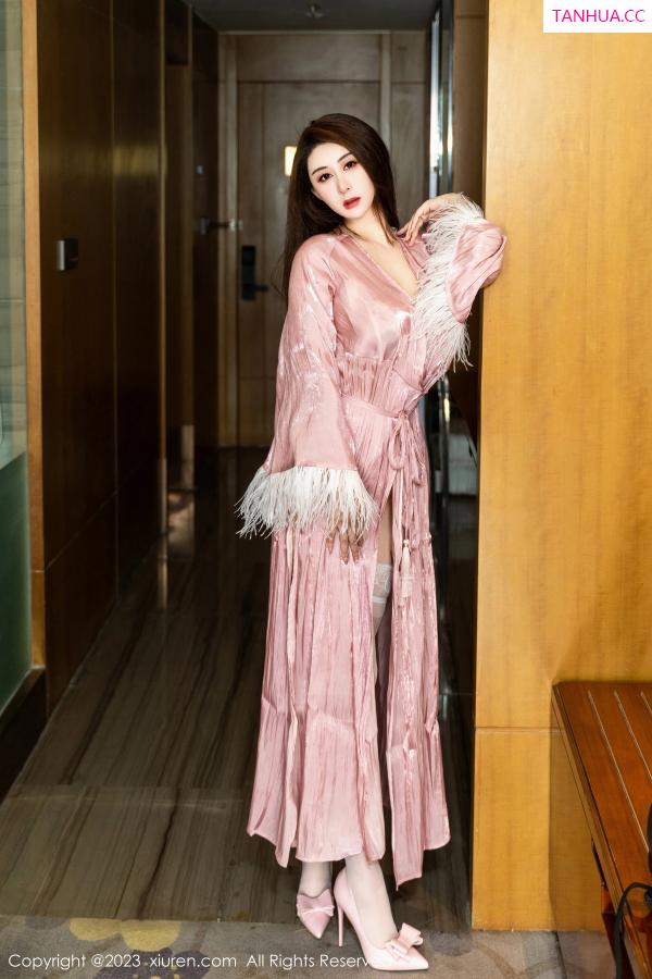 王俪丁  [XiuRen]高清写真图 2023.08.09 No.7203 王俪丁呀 丝袜美臀第17张图片